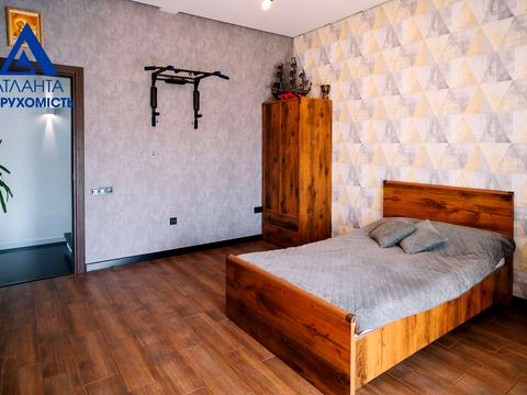 будинок за адресою НАБЕРЕЖНА