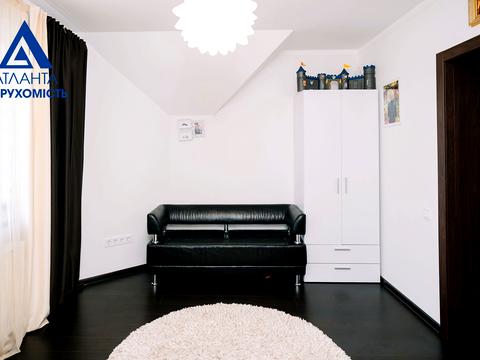 будинок за адресою НАБЕРЕЖНА