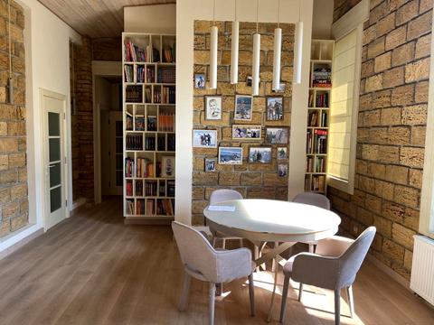 будинок за адресою Молодіжна вул.