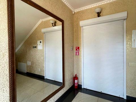 комерційна за адресою Лесі Українки вул., 2Б