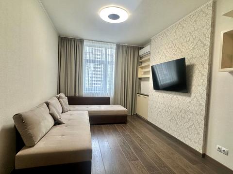 квартира за адресою Анни Ахматової вул., 22