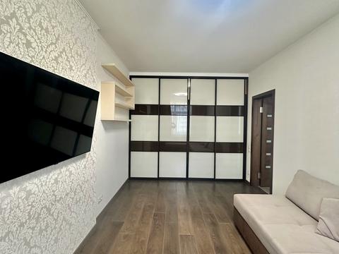 квартира за адресою Анни Ахматової вул., 22