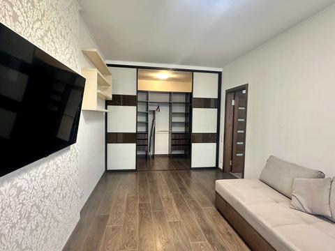 квартира за адресою Анни Ахматової вул., 22