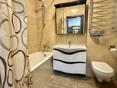 квартира за адресою Анни Ахматової вул., 22