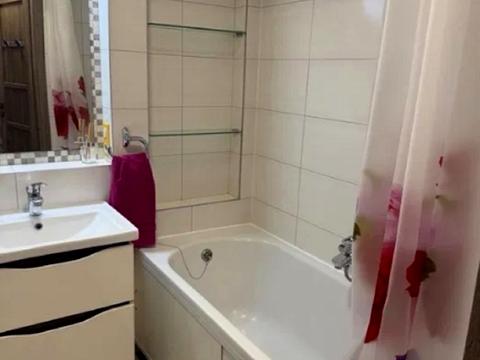 квартира по адресу Квартальна ул. (Гладкова), 12