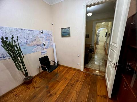 коммерческая по адресу Марка Кропивницького, 9