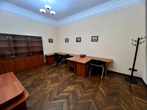 коммерческая по адресу Марка Кропивницького, 9