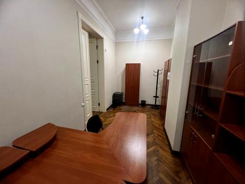 коммерческая по адресу Марка Кропивницького, 9