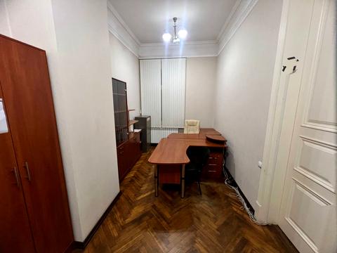 коммерческая по адресу Марка Кропивницького, 9