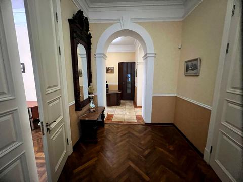 коммерческая по адресу Марка Кропивницького, 9