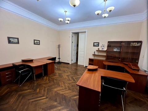 коммерческая по адресу Марка Кропивницького, 9