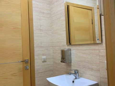 комерційна за адресою Кловський узвіз, 7
