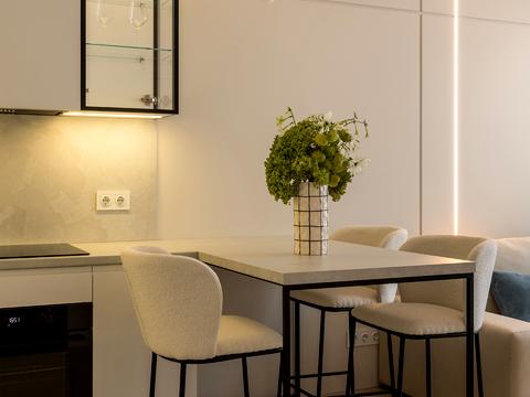 квартира за адресою Салютна вул., (Будинок 02301-02303)