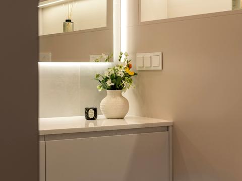 квартира за адресою Салютна вул., (Будинок 02301-02303)