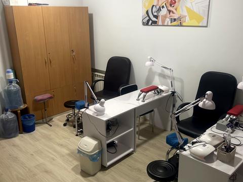 комерційна за адресою Пастера вул., 44