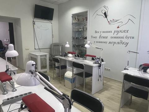 комерційна за адресою Пастера вул., 44