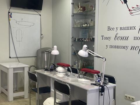комерційна за адресою Пастера вул., 44