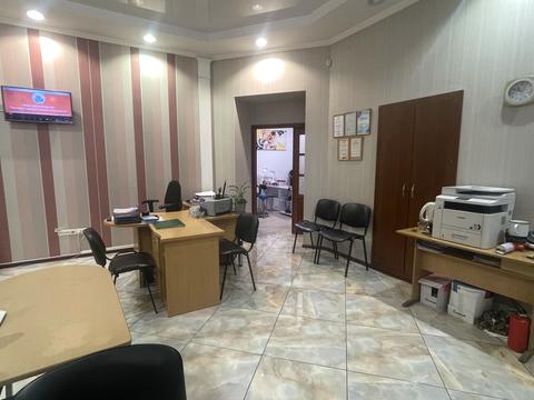 комерційна за адресою Пастера вул., 44