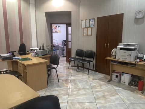комерційна за адресою Пастера вул., 44