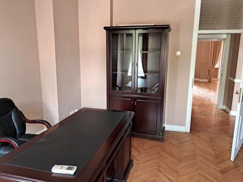 комерційна за адресою Володимирська вул., 61/11