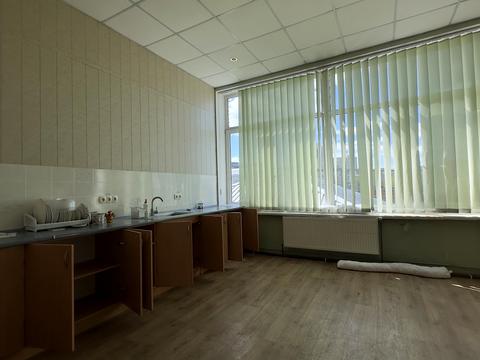 комерційна за адресою В'ячеслава Липинського вул. (), 23
