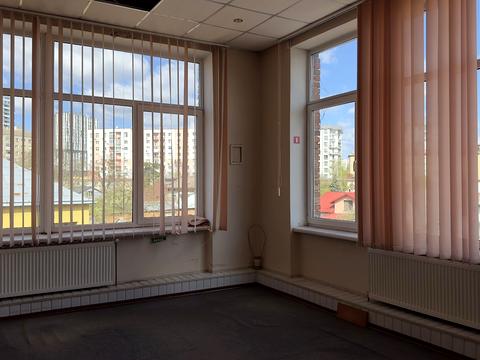 комерційна за адресою В'ячеслава Липинського вул. (), 23