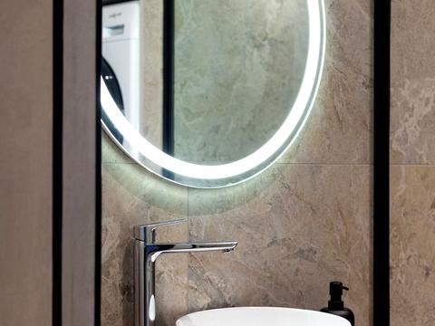 квартира за адресою Салютна вул., (Будинок 02301-02303)