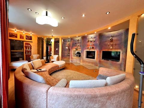 квартира по адресу Александра Олеся ул., 25д