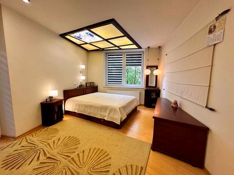 квартира по адресу Александра Олеся ул., 25д