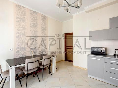 квартира за адресою Андрія Верхогляда вул. (Михайла Драгомирова), 5