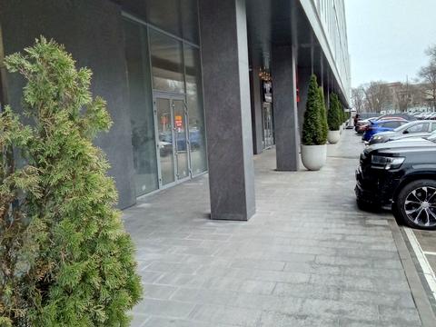 комерційна за адресою Пилипа Орлика просп., 16