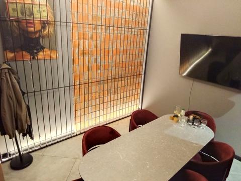 комерційна за адресою Пилипа Орлика просп., 16