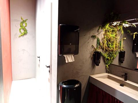 комерційна за адресою Пилипа Орлика просп., 16