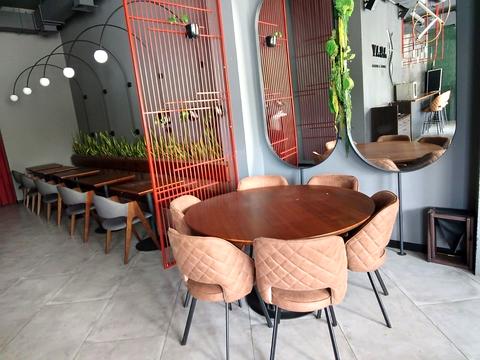 комерційна за адресою Пилипа Орлика просп., 16