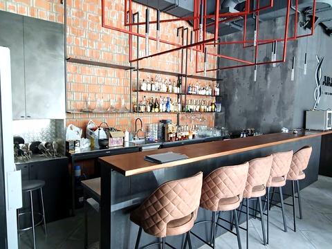 комерційна за адресою Пилипа Орлика просп., 16