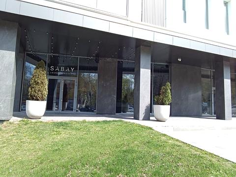 комерційна за адресою Пилипа Орлика просп., 16