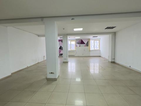 комерційна за адресою Під Голоском вул., 4