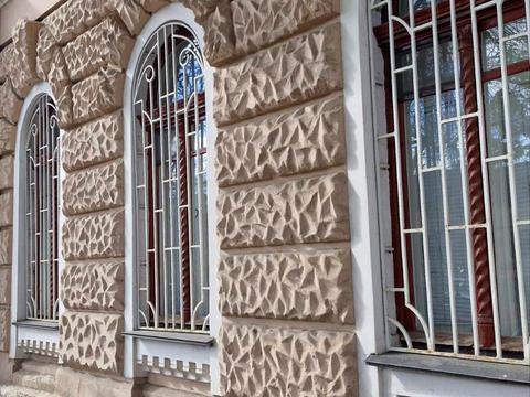 комерційна за адресою Пантелеймонівська вул., 28