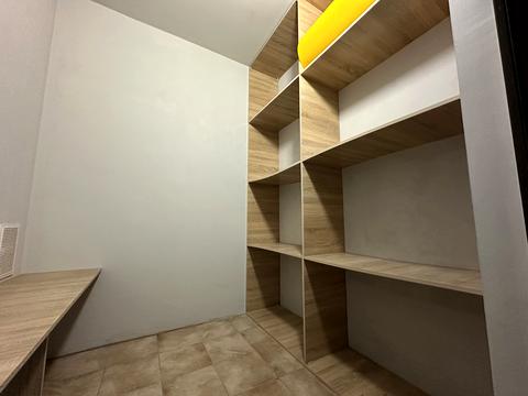 коммерческая по адресу Українська ул., 83б, корп.6-9