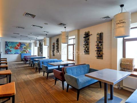 комерційна за адресою Шкільна вул. (Юрія Гагаріна), 3