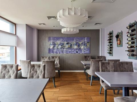 комерційна за адресою Шкільна вул. (Юрія Гагаріна), 3