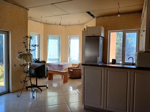 будинок за адресою Івасюка