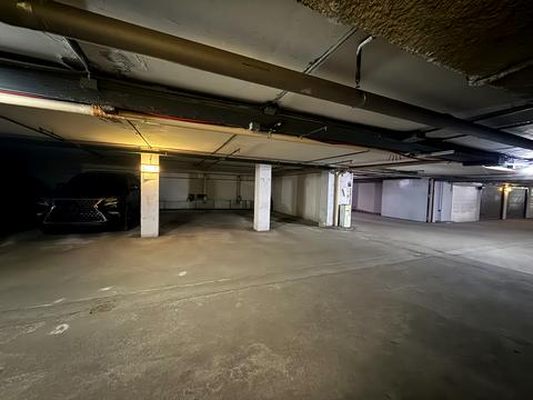 паркоместо по адресу Владимира Ивасюка просп. (Героїв Сталінграду), 4