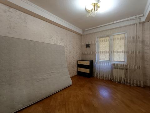 квартира за адресою Ореста Левицького вул. (Академіка Курчатова), 25/37