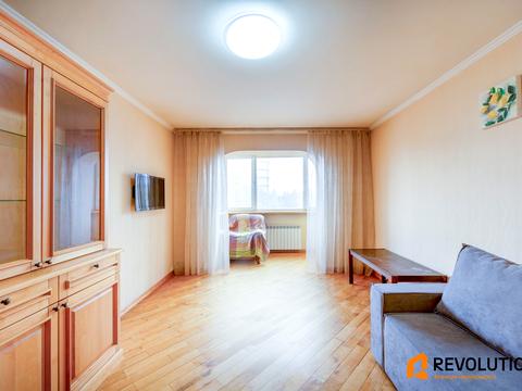 квартира за адресою Автозаводська вул., 5
