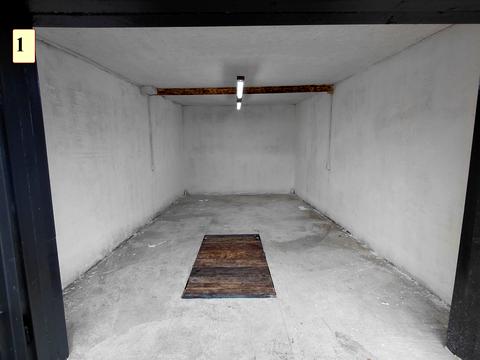 паркомісце за адресою Головатого вул., 20 ряд