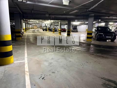 паркомісце за адресою Андрія Верхогляда вул. (Михайла Драгомирова), 11