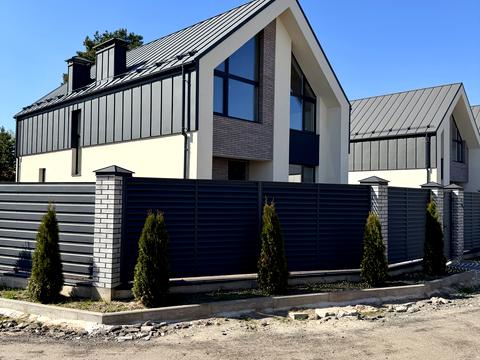 дом по адресу зарічна, 7