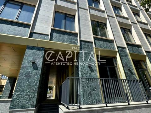 комерційна за адресою Володимирська вул., 86-А