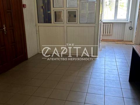 комерційна за адресою Паркова вул., 34